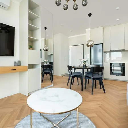 Appartement Air Conditioned In With Parking And Bathtub By Renters