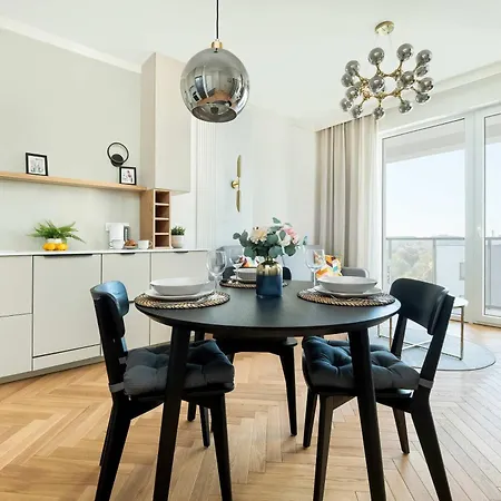 Air Conditioned In With Parking And Bathtub By Renters Appartement Varsovie