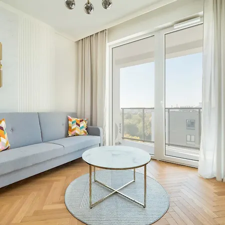 Air Conditioned In With Parking And Bathtub By Renters *