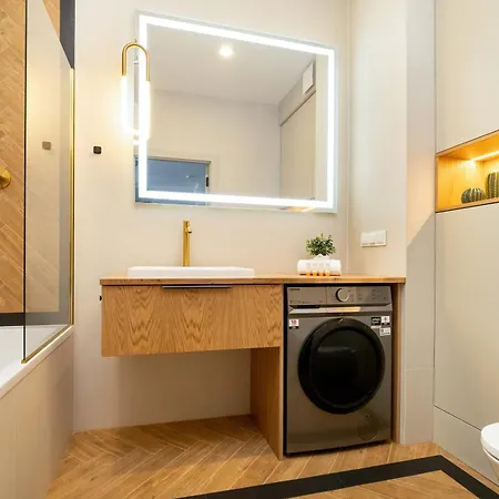 Air Conditioned In With Parking And Bathtub By Renters דירה *